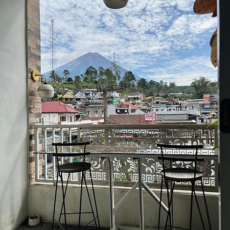 Java Hostel Tumpak Sewu Sidomukti Екстер'єр фото