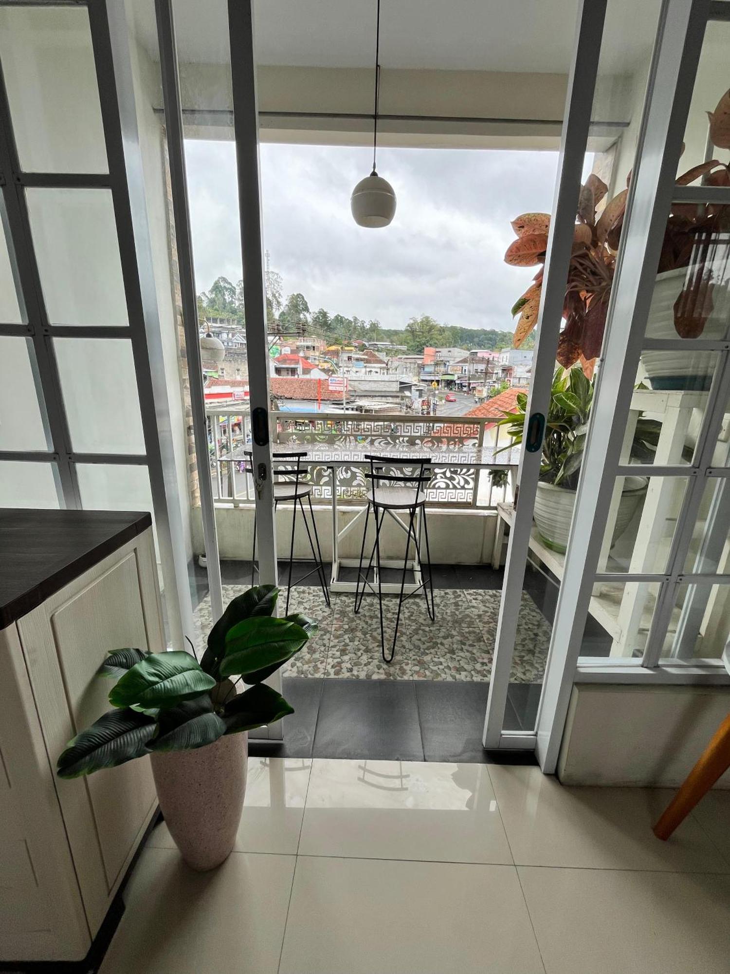 Java Hostel Tumpak Sewu Sidomukti Екстер'єр фото