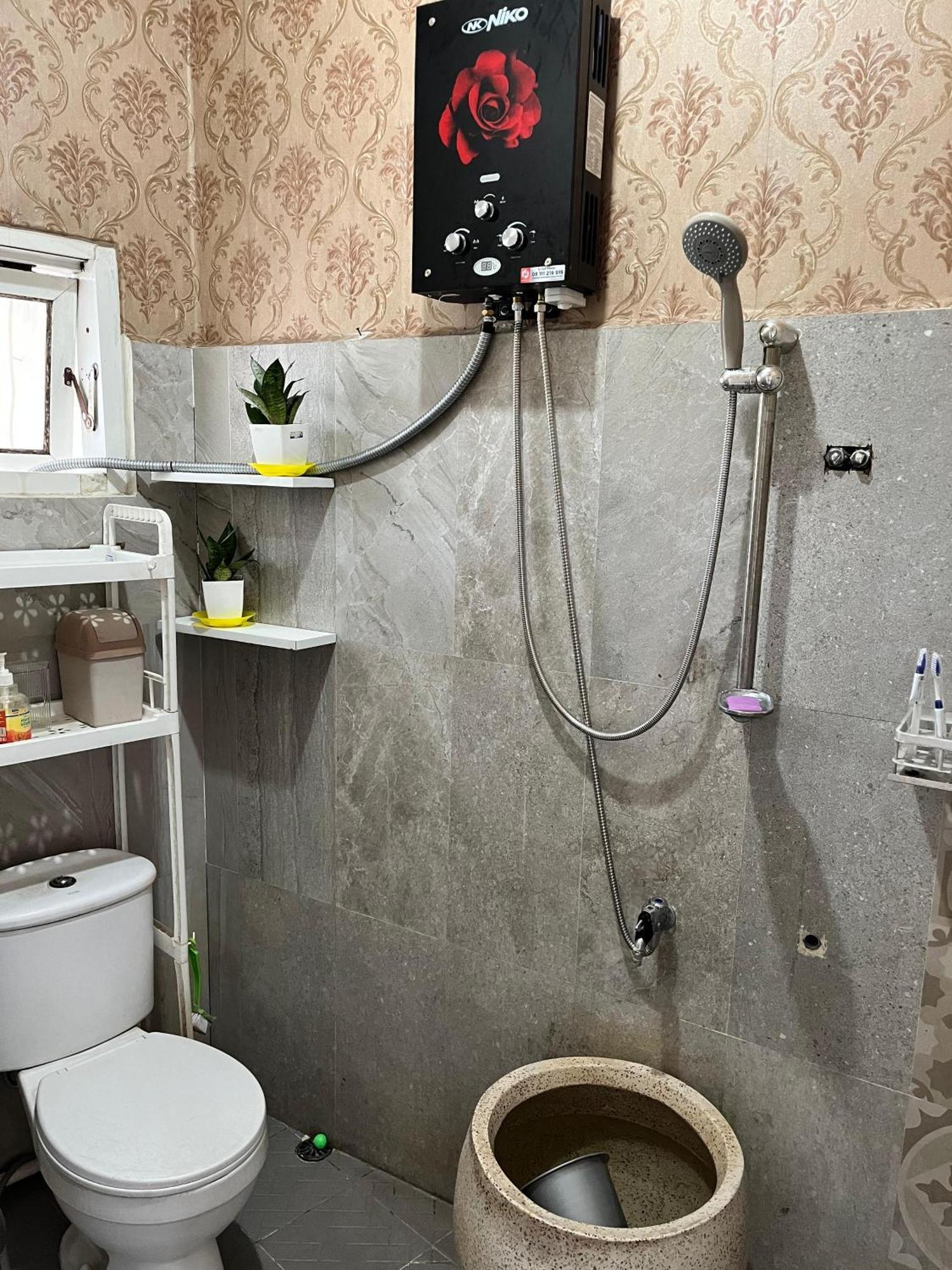 Java Hostel Tumpak Sewu Sidomukti Екстер'єр фото