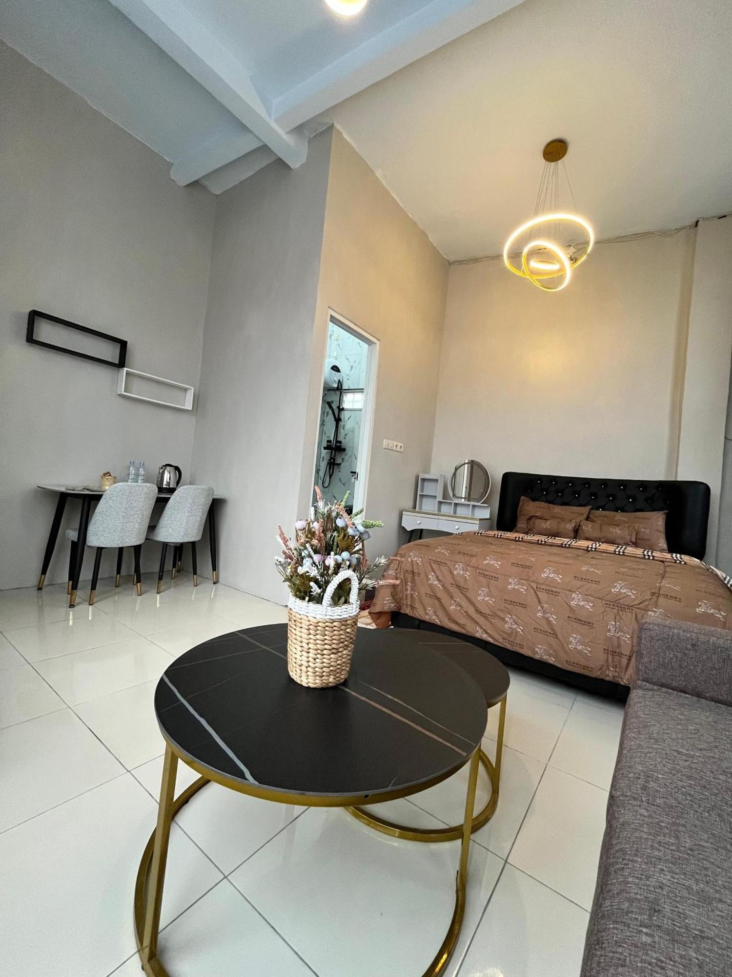 Java Hostel Tumpak Sewu Sidomukti Екстер'єр фото